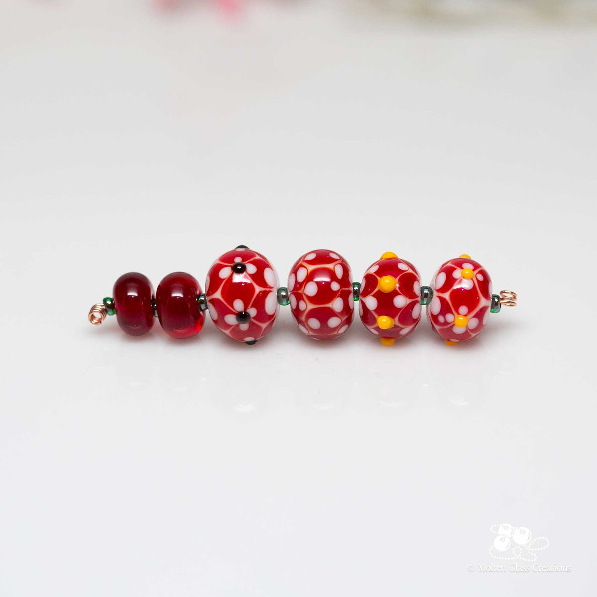 Sample - red dotted beadset